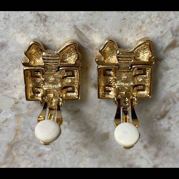 GIVENCHY Paris NY Gold Plate Crystal Present Gift Box Clip-On Earrings - Picture 11 of 12